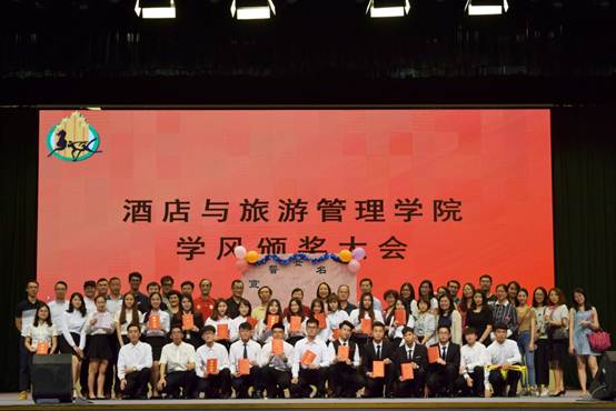 说明: 师生合照.jpg